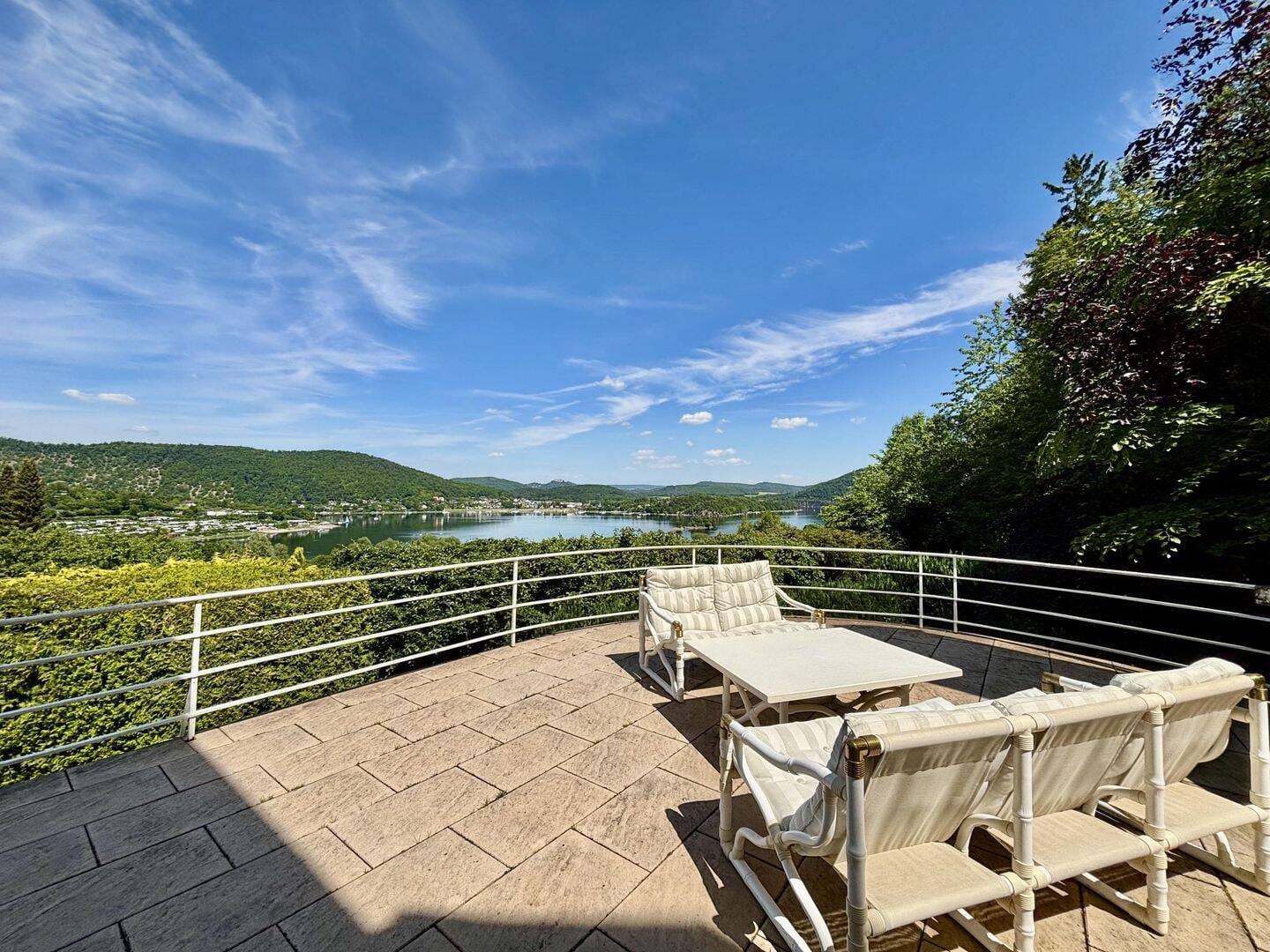 Immobilie in Edertal - Großzügiges Juwel am Edersee-Bringhausen mit atemberaubendem Blick und Privatsphäre - Bild 4