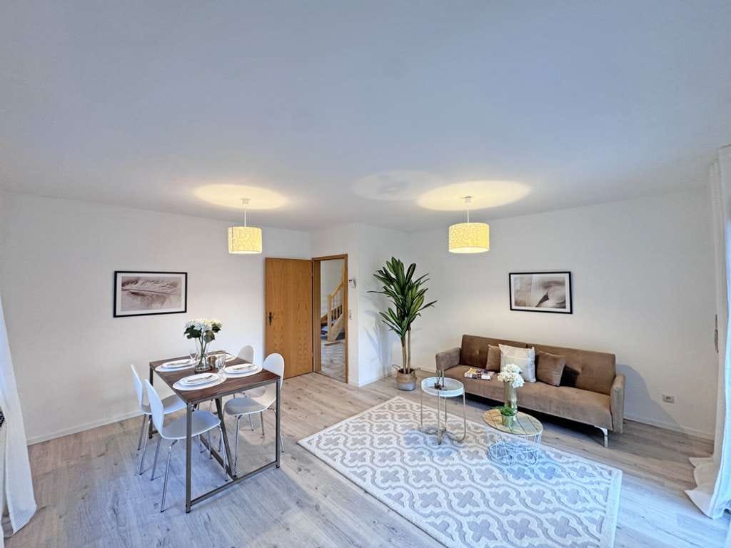 Immobilie in Reinfeld - Reinfeld - mod. 6 Zimmer Doppelhaus in ruhiger Sackgassenlage - ideal für die Familie - Bild 0