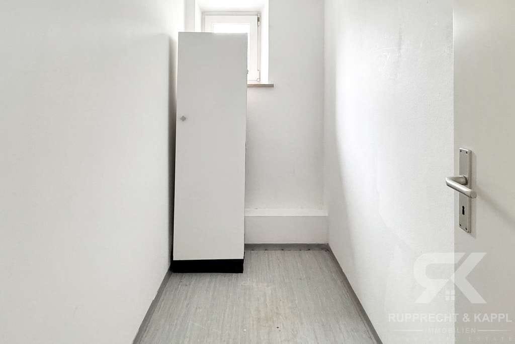 Immobilie in Röslau - Großzügige 3-Zimmer-Wohnung in Röslau - perfekt für Familien oder renditestarke Kapitalanlage - Bild 3