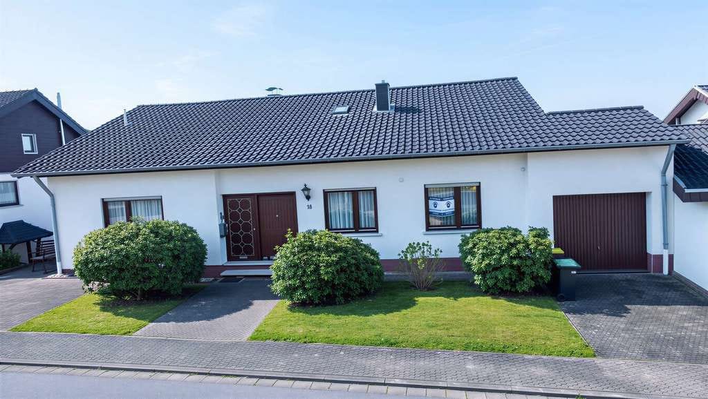 Immobilie in Marpingen - freistehendes Einfamilienhaus in Marpingen mit tollem Ausblick sucht neue Eigentümer - Bild 0