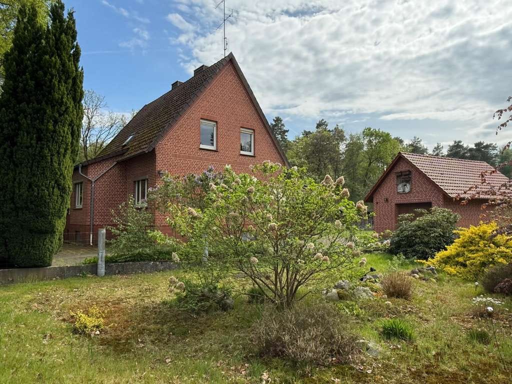 Immobilie in Ahlden - Einfamilienhaus mit Garage in Ahlden OT Eilte zu verkaufen - Bild 0