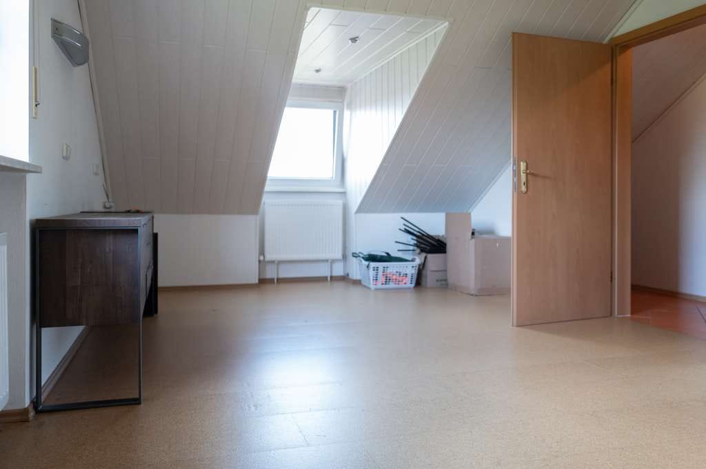 Immobilie in Weichs - Großzügige Doppelhaushälfte mit Garten, Doppelgarage in Weichs - Bild 4