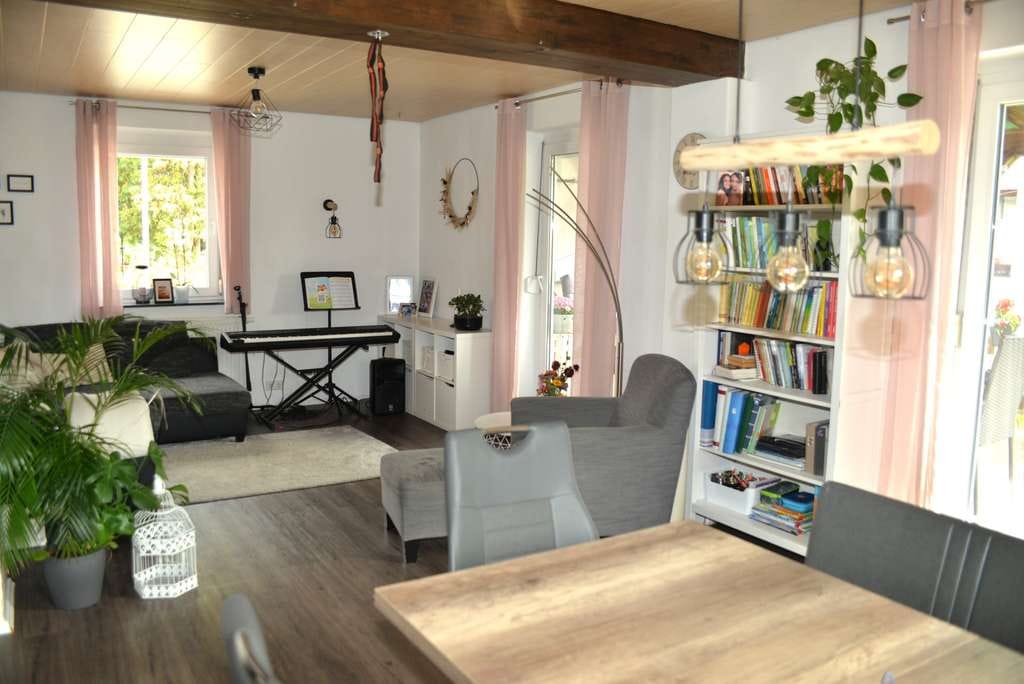 Immobilie in Wüstenrot - Wohnhaus mit Stall/Scheune - Bild 1