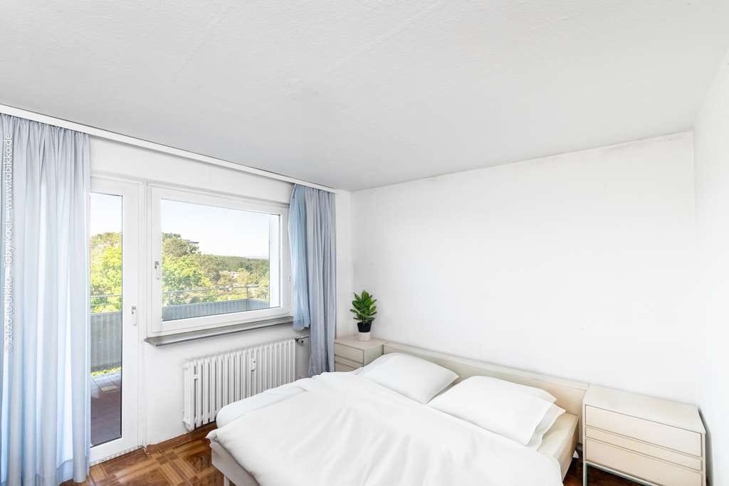 Immobilie in Neu-Isenburg - Attraktive Etagenwohnung mit Loggia und Kellerraum in Neu-Isenburg-Gravenbruch - Bild 2