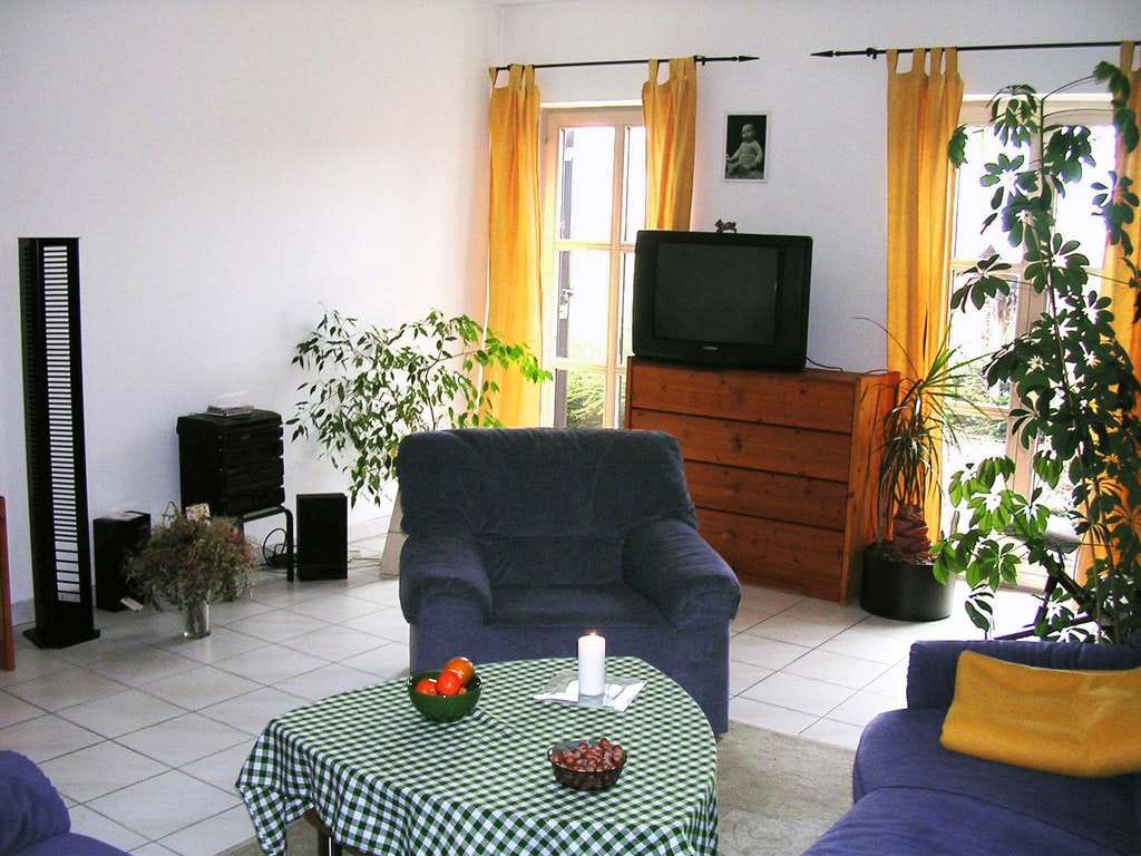 Immobilie in Obertraubling - Einzigartige Liebhaberwohnung in Oberhinkofen: Offene 2,5 Zimmer Souterrain-Oase mit 250 m² Garten - Bild 4