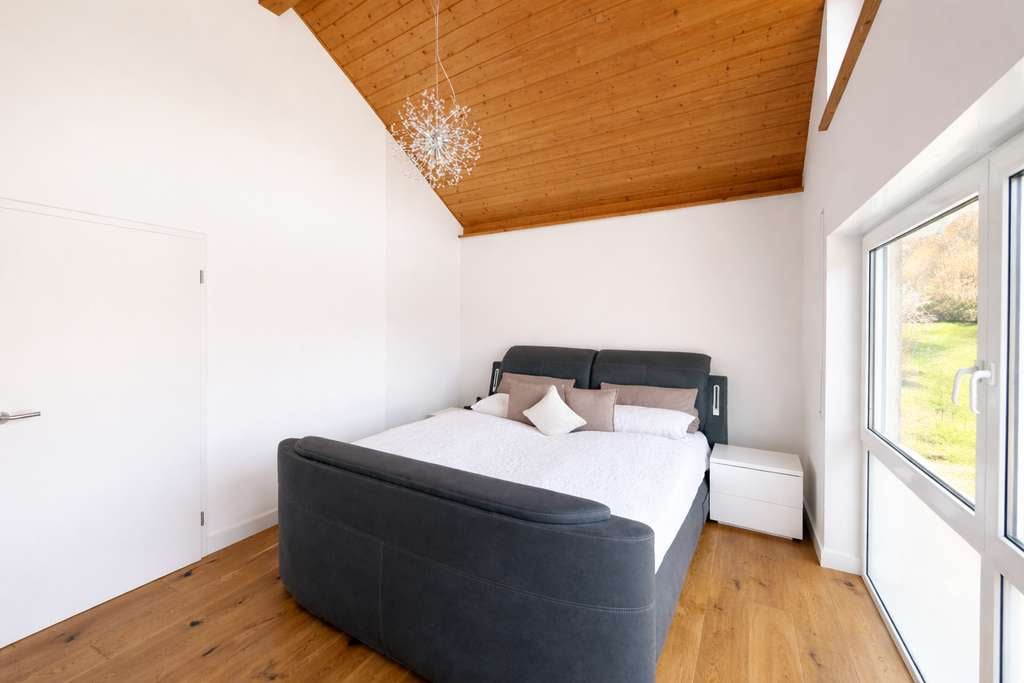 Immobilie in Abtweiler - Modernisiertes Zweifamilienhaus mit Wintergarten, PV-Anlage und großem Grundstück - Bild 5