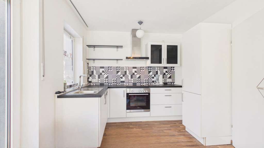 Immobilie in Roßtal - Vielseitiges, gepflegtes Zweifamilienhaus mit Garten - Bild 4
