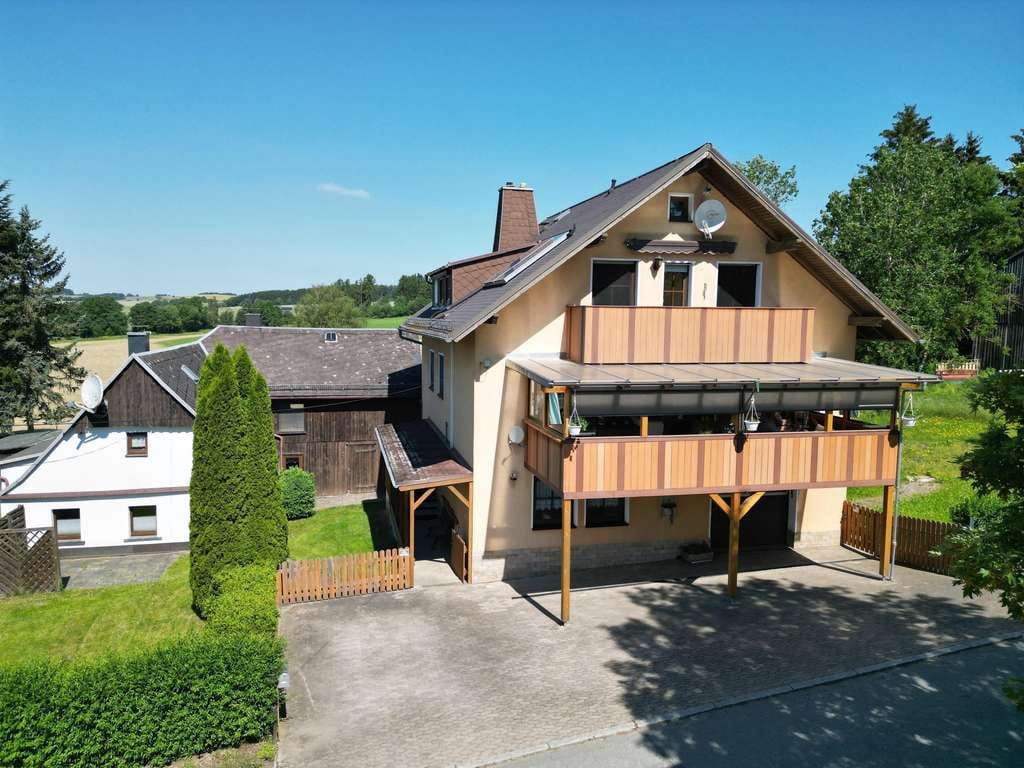 Immobilie in Regnitzlosau - Platz für Mensch, Tier und Natur
 - Bild 1
