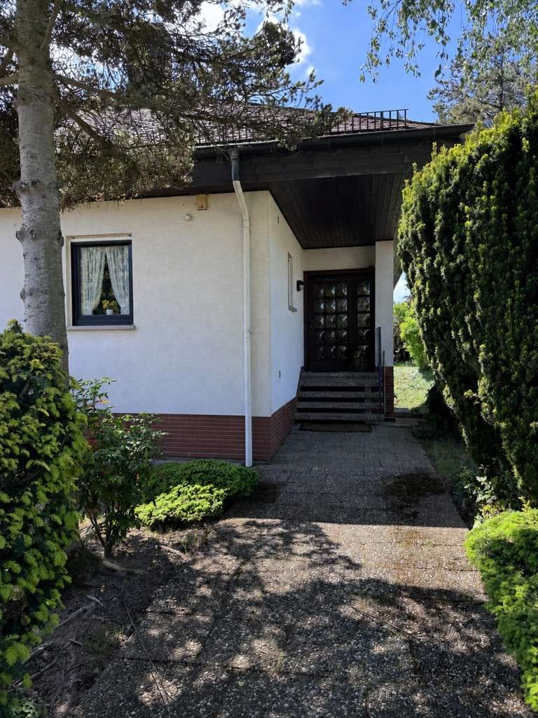 Immobilie in Braunfels - Viel Platz zum Wohlfühlen Einfamilienhaus mit Doppelgarage  in Bestlage von Braunfels - Bild 3