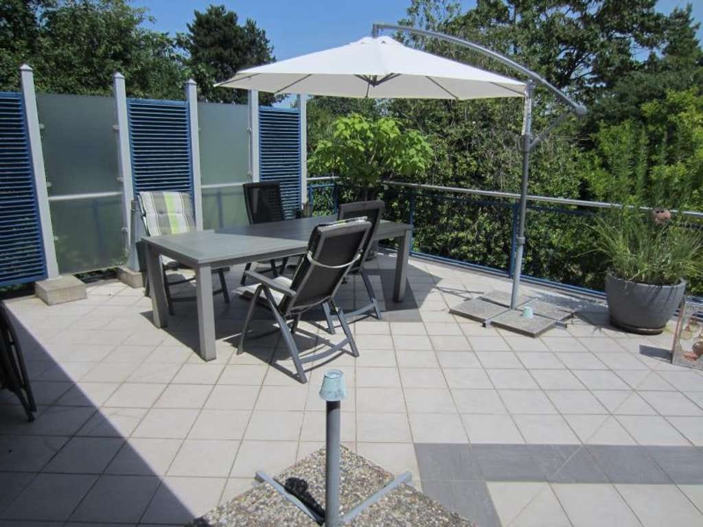 Immobilie in Battenberg (Pfalz) - Schöner Bungalow in Battenberg, tolle Lage, eingefriedet , Pool, Gartenterrasse - Bild 4