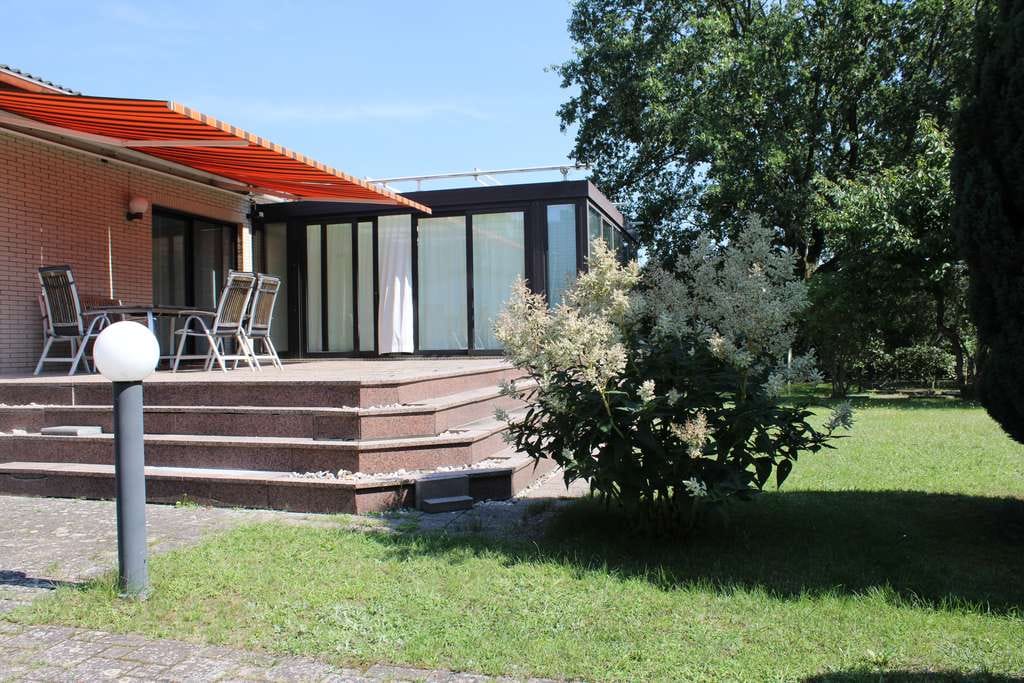 Immobilie in Beelitz - Einfamilienhaus mit großem Garten und Pool - Bild 4