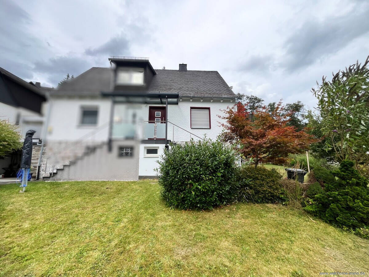 Immobilie in Meschede - Ideal für Paare oder kleine Familien – Doppelhaushälfte mit großem Garten in Meschede - Bild 0