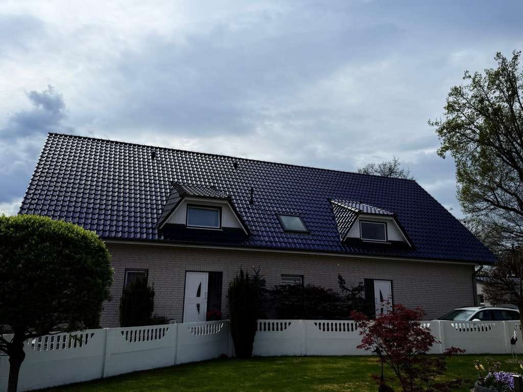 Immobilie in Schwarmstedt - Doppelhaus in zentraler Lage mit Garten und Doppelgarage  - Bild 0
