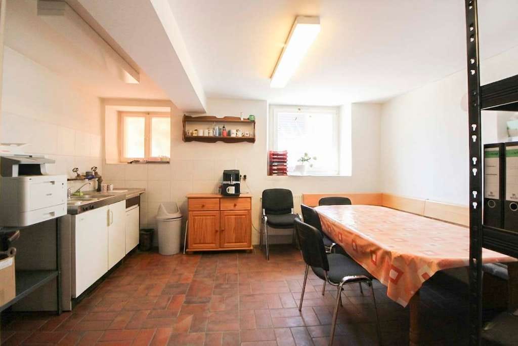 Immobilie in Eberdingen - Wohnen & Arbeiten unter einem Dach – Haus mit Laden, Lager & Entwicklungspotenzial in zentraler Lage - Bild 3