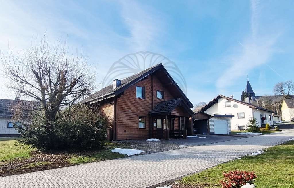 Immobilie in Höhn - Gemeinde Höhn: -Naturfreunde hingeschaut- Blockbohlenhaus mit Garage und schönem Garten - Bild 0