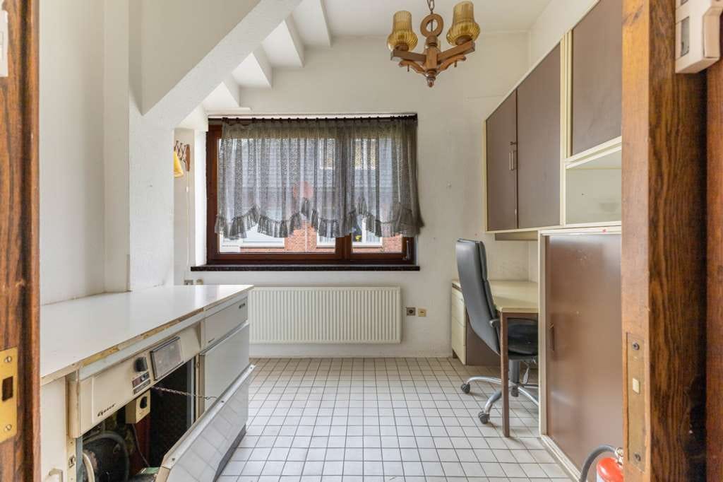Immobilie in Lunden - Wohn- und Geschäftshaus mit großer Betreiberwohnung und vielseitiger Gewerbefläche in Lunden - Bild 4
