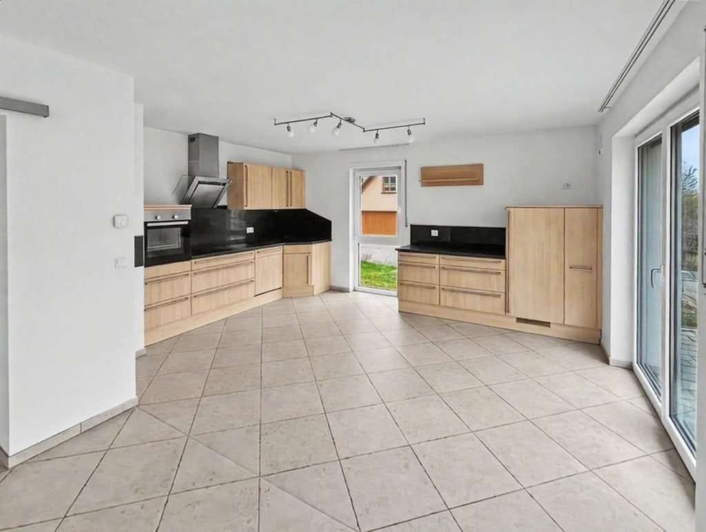Immobilie in Tagmersheim - Attraktives Einfamilienhaus mit großzügigem Grundstück und moderner Technik in Tagmersheim - Bild 2
