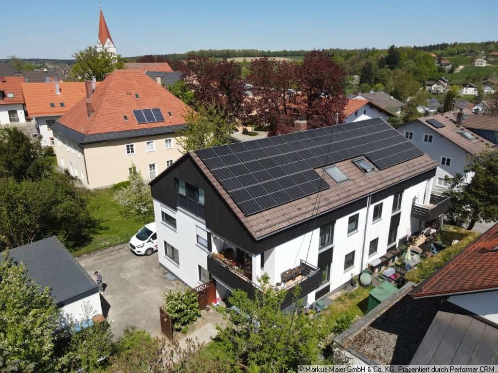 Immobilie in Isen - Kapitalanlage mit Perspektive - Modernisiertes 6-Fam-Haus mit stabilem Mietertrag im Herzen von Isen - Bild 0