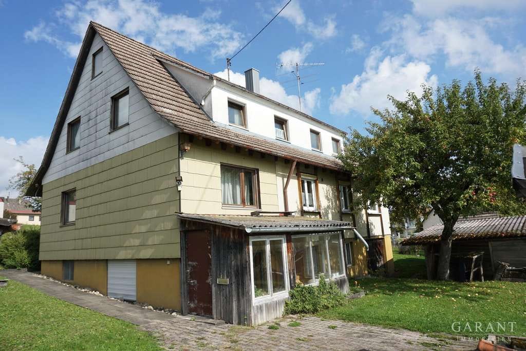 Immobilie in Bösingen - Großzügiges Wohnhaus mit Werkstatt und weitläufigem Grundstück! - Bild 1