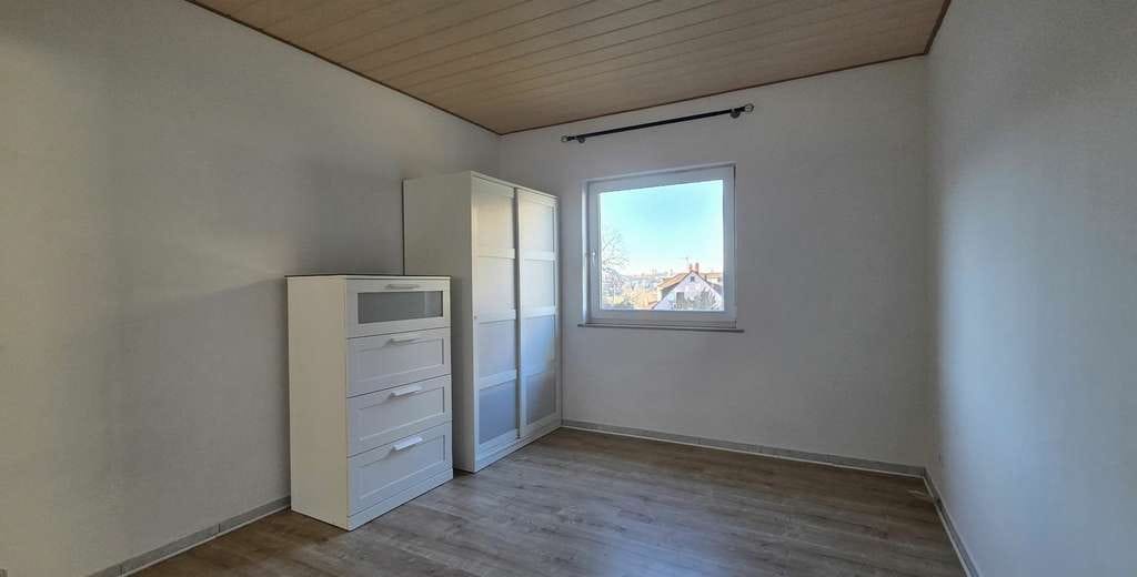 Immobilie in Stuttgart - Wohnen in ruhiger Lage! von Cannstatt -Helle 2-Zi-Wohnung mit Loggia! - Bild 2