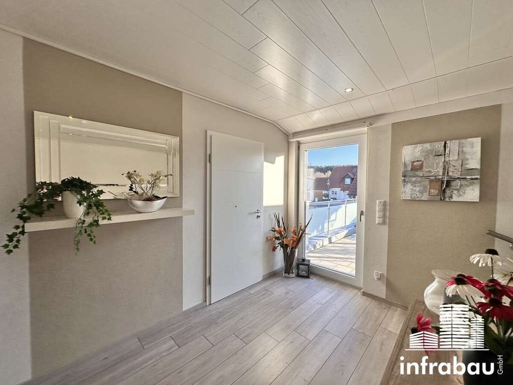 Immobilie in Fischach - Großzügige 3-ZKB mit Dachterrasse und Pool, inklusive moderner Küche! - Bild 4