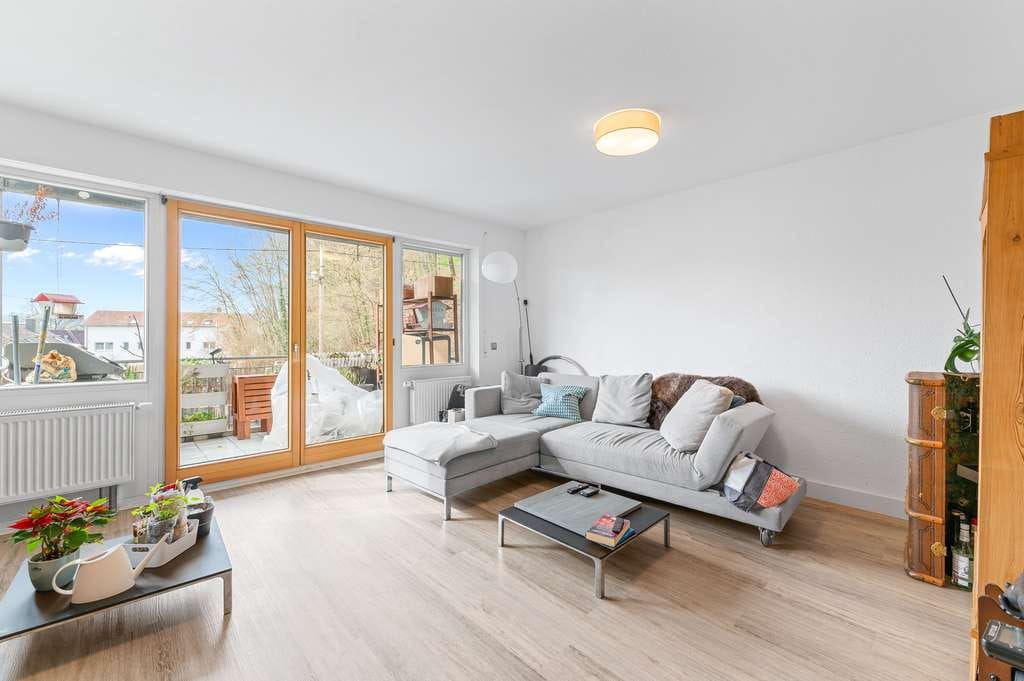 Immobilie in Neckartenzlingen - Gepflegte 3,5-Zimmer-Wohnung mit Südbalkon & TG-Stellplatz - Bild 3