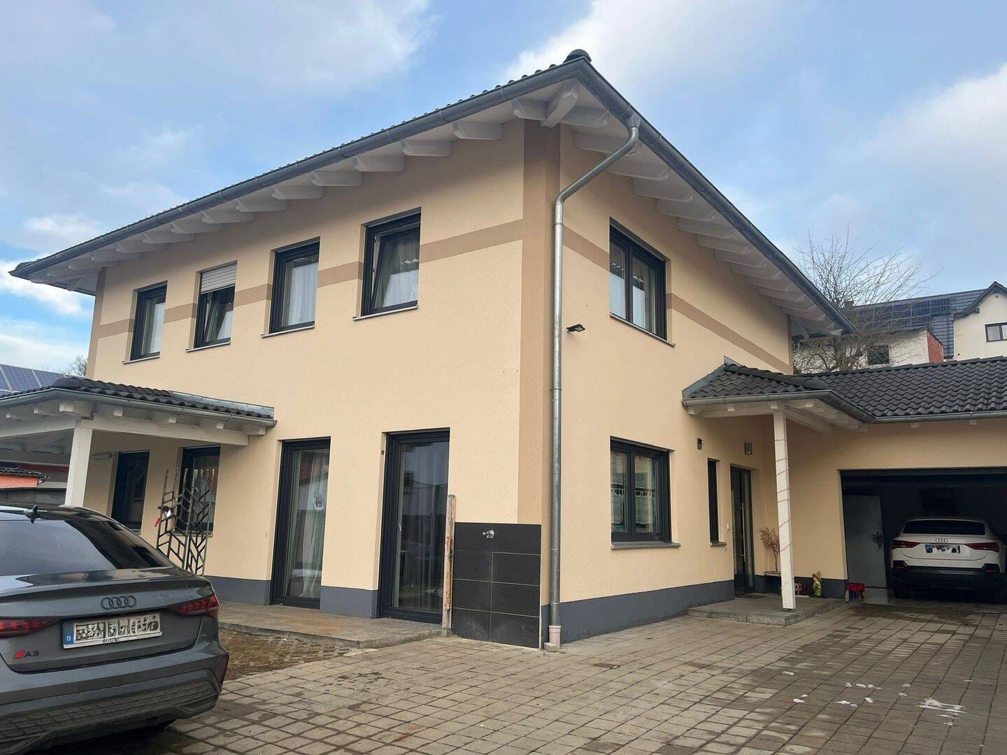 Immobilie in Neufahrn in Niederbayern - Stadtvilla im Toskana Stil mit Garage in Neufahrn/Niederbayern  - Bild 0