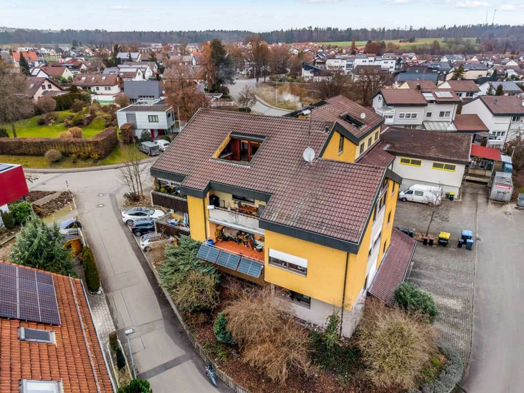Immobilie in Wolpertswende - 3,5 Zimmer - Dachgeschosswohnung mit Potenzial in Mochenwangen - Bild 0
