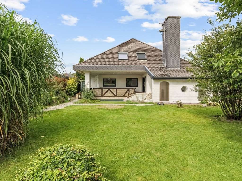 Immobilie in Idstedt - Schönes und großzügiges Einfamilienhaus in ruhiger Lage von Idstedt - Bild 0
