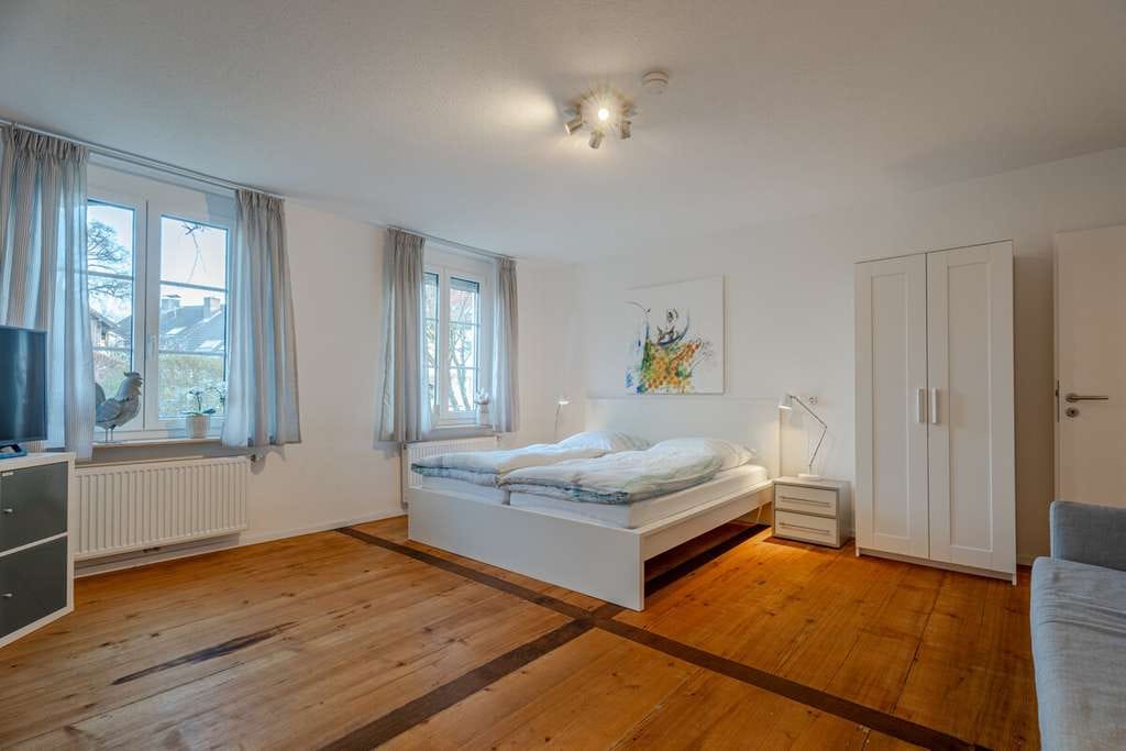 Immobilie in Öhningen - Ein Haus - drei Wohnungen - Vielfältige Nutzungsmöglichkeiten in Seenähe - Bild 2