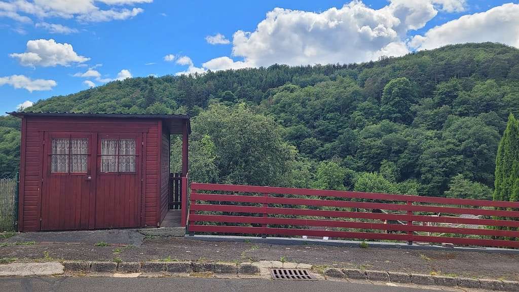 Immobilie in Fischbach - Freistehendes Ein- bis Zweifamilienhaus mit Garage - Bild 3