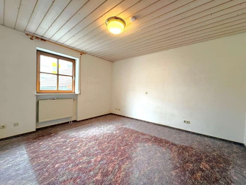 Immobilie in Neustadt an der Donau - Attraktive Erdgeschosswohnung mit Gartennutzungsrecht, Garage und Stellplatz - Bild 3