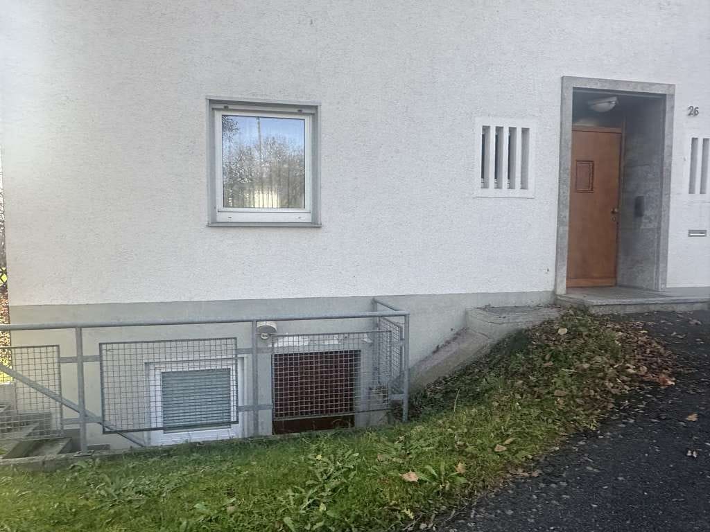 Immobilie in Hüfingen - 60er-Jahre Pfarrhaus mit paradiesischem Garten (Erbpacht) bei Donaueschingen - Bild 3