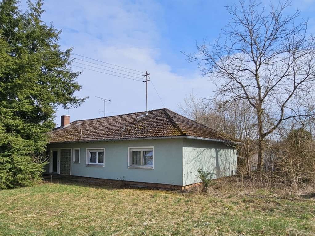 Immobilie in Hiltpoltstein - XXL-Bungalow mit viel Potenzial und tollen Nutzungsmöglichkeiten in ruhiger Lage von Hiltpoltstein - Bild 1