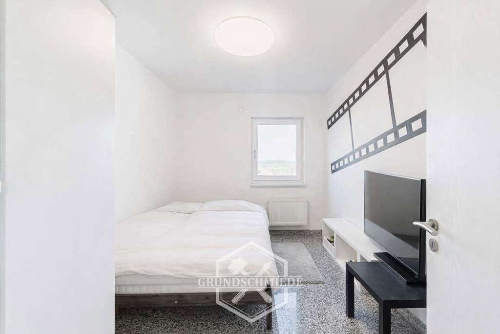 Immobilie in Neuffen - Wohnen mit Weitblick: Exklusive Maisonette mit Burgblick & großer Terrasse - Bild 3