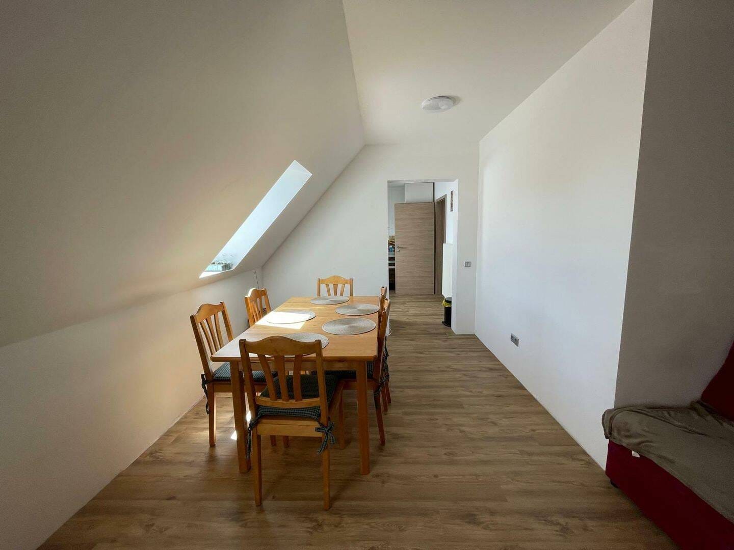 Immobilie in Schwebheim - RENDITEOBJEKT: Vielseitige Immobilie mit Gewerbeeinheit und Wohnraum - Bild 2