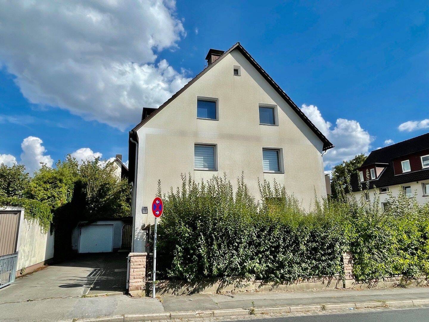Immobilie in Bad Pyrmont - Kapitalanlage mit Perspektive - Repräsentatives Renditeobjekt mit 6 Wohneinheiten in ruhiger, bevorzugter Wohnlage - Bild 3