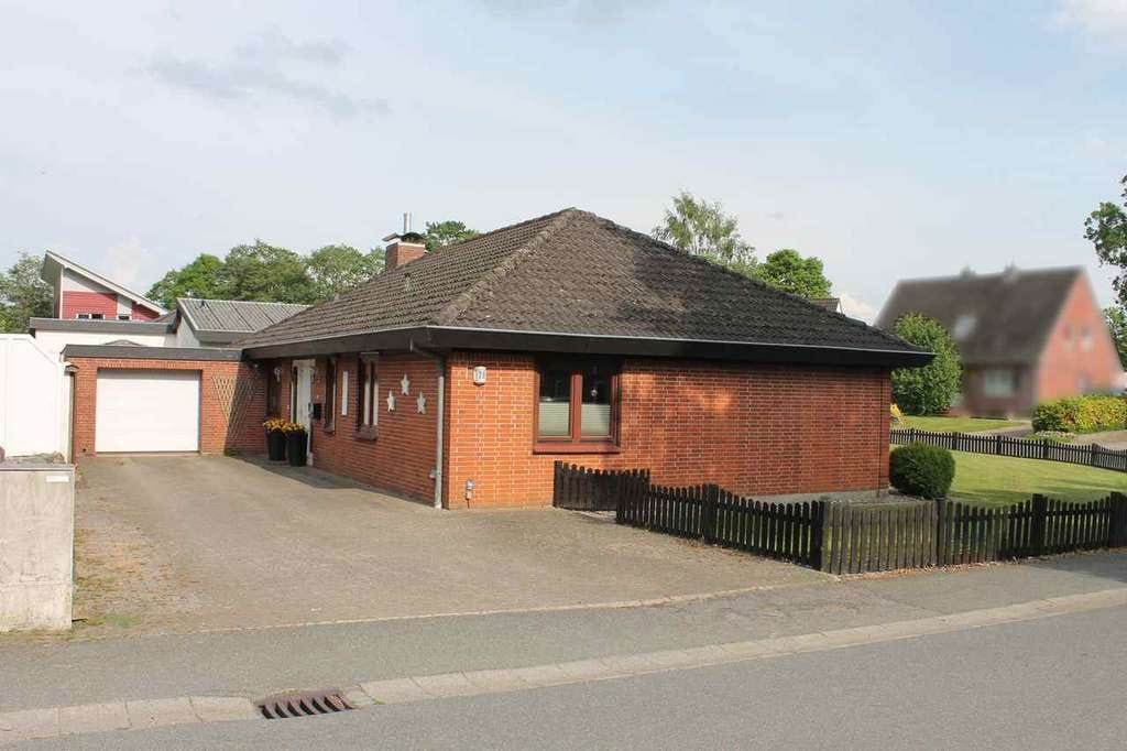 Immobilie in Breklum - Gestaltungsfähiger Bungalow-Klassiker am ruhigen Ortsrand - Bild 1