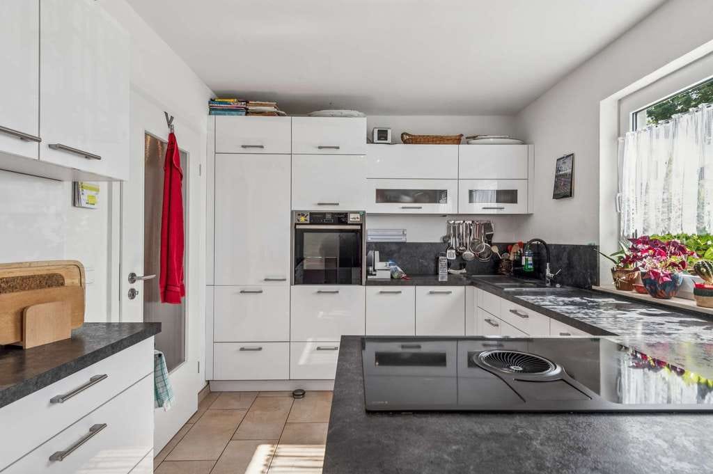 Immobilie in Broderstorf - Familienfreundlich wohnen bei Rostock – Einfamilienhaus mit Wintergarten, Garage und Gartenidylle - Bild 4