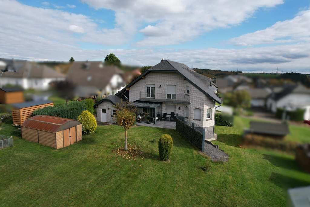 Immobilie in Gevenich - Eifel/Gevenich – Großzügiges Mietshaus – Ideal für Pensionsbetreiber und Kapitalanleger - Bild 1