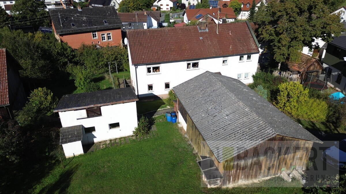 Immobilie in Mainleus - Großes Ein- bis Zweifamilienhaus mit Nebengebäuden in Mainleus - OT! - Bild 1