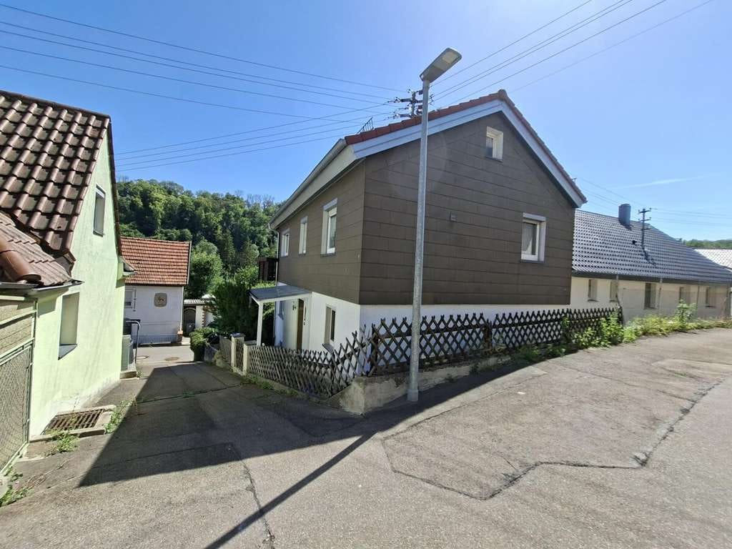 Immobilie in Giengen an der Brenz - Schlossblick garantiert! Einfamilienhaus mit Garage in ländlicher Lage - Bild 4