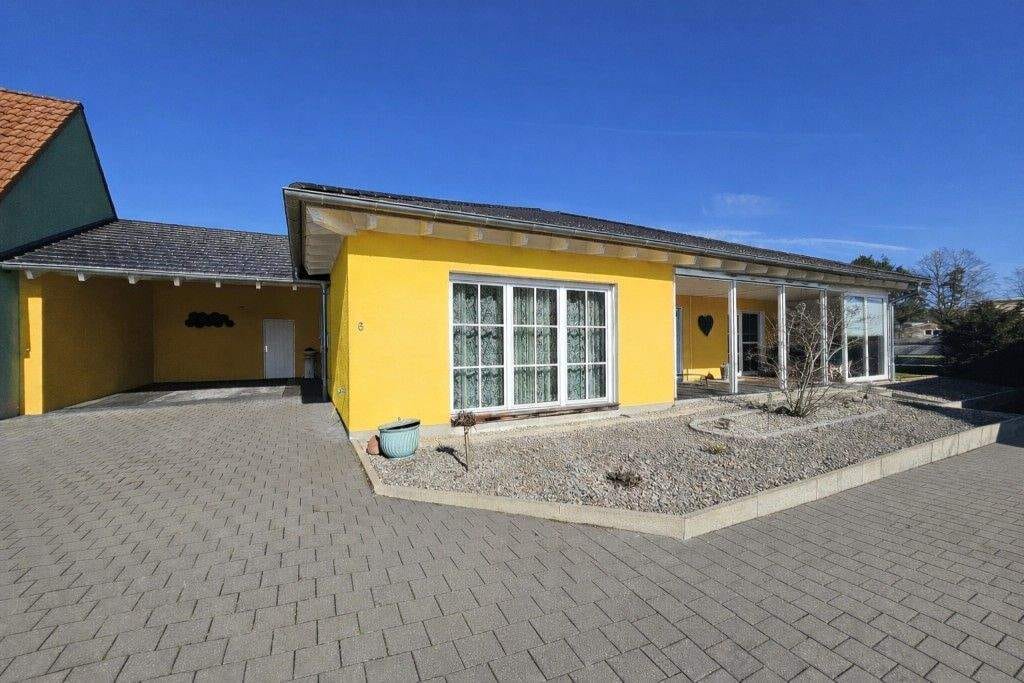 Immobilie in Wieseth - Moderner, neuwertiger Bungalow in ruhiger Ortsrandlage - Bild 0