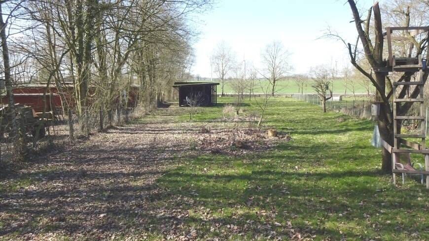 Immobilie in Rehhorst - Doppelhaushälfte (Aufteilung nach WEG), großes Nebengebäude und Grundstück - Bild 0