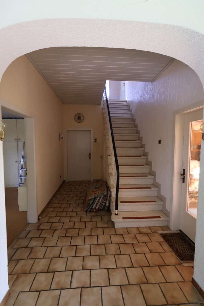Immobilie in Hüllhorst - Einfamilienhaus mit Potenzial – ruhige Lage, nur ein Nachbar - Bild 3