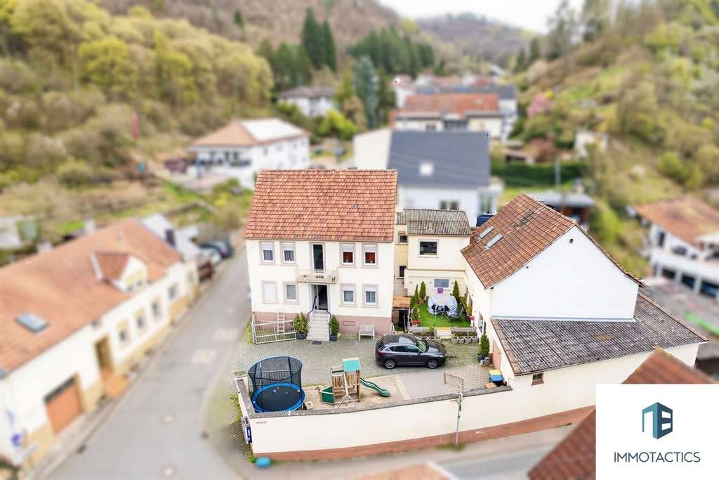 Immobilie in Altenbamberg - Großzügiges Mehrgenerationenhaus mit Hof, Garage, Gewölbekeller und Ausbaureserve - Bild 0