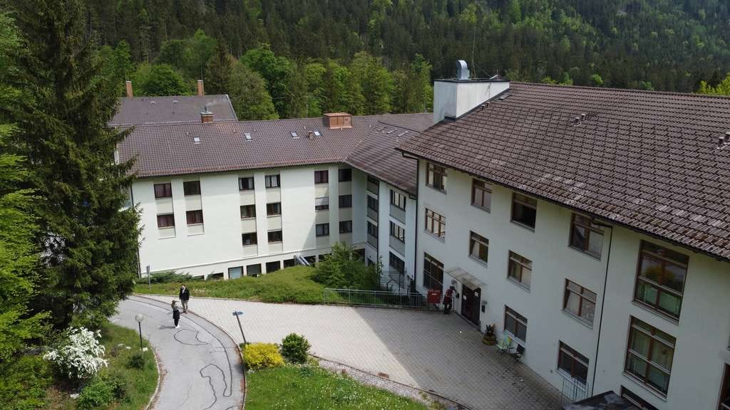Immobilie in Bischofswiesen - Bischofswiesen - Berchtesgadener Land | Pflege Liegenschaft als Investment mit 5% Rendite - Bild 1