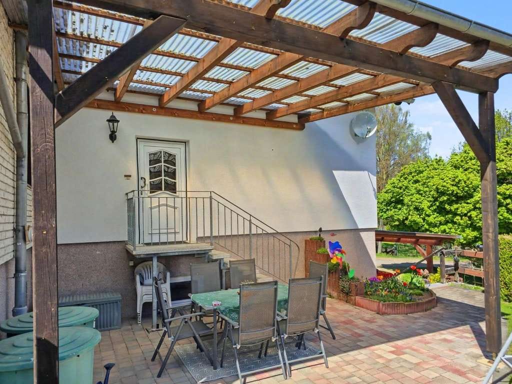 Immobilie in Bad Langensalza - Schönes Einfamilienhaus mit Einliegerwohnung und Garagen in ruhiger Lage von Bad Langensalza - Bild 2