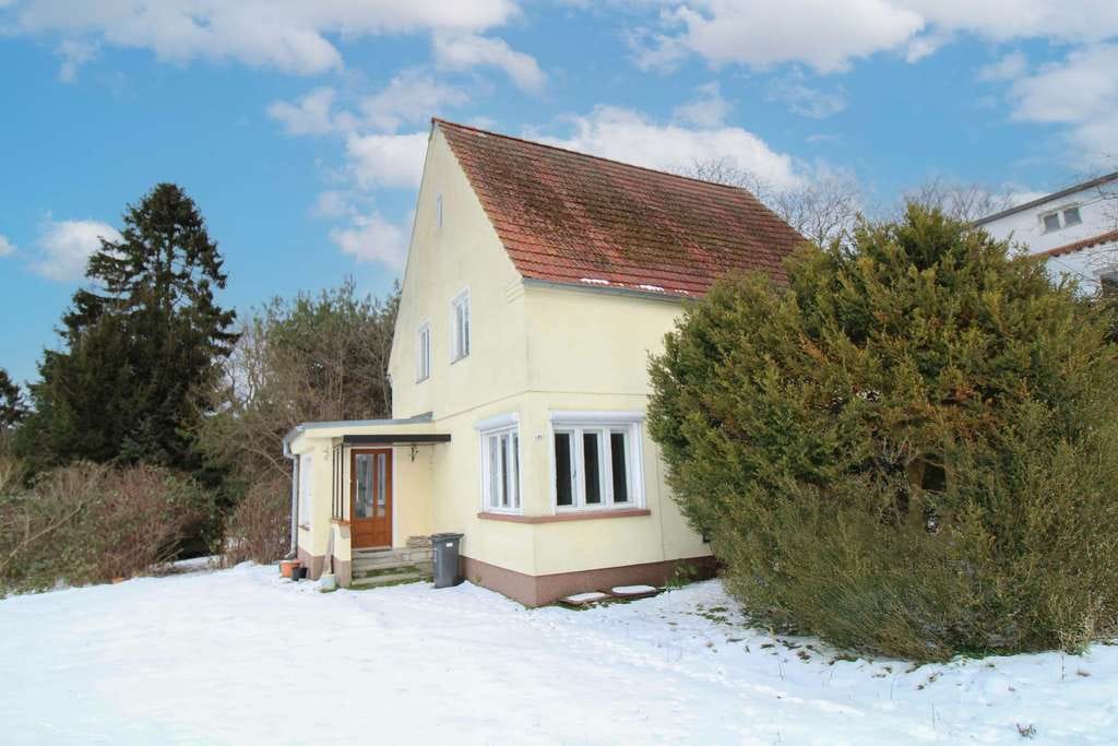 Immobilie in Garz/Rügen - Liebhaberhaus mit skandinavischem Charme in Garz auf Rügen - Sanierung oder Neubau auf großem GS - Bild 1