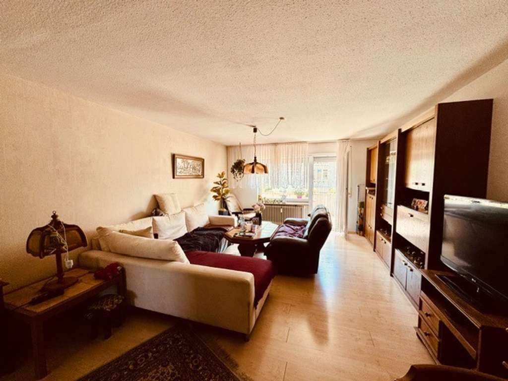Immobilie in Leonberg - Großzügige 3-Zimmer-Wohnung mit zwei Balkonen - Bild 3